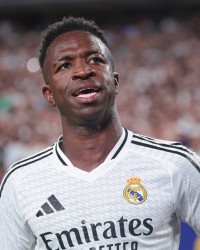 阿斯：维尼修斯与皇马续约至2030年已达口头协议，但尚未签字