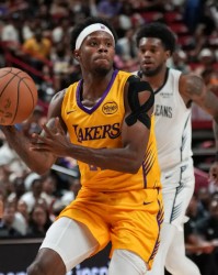 表现开始下滑！后场新星想要从湖人得到合同的可能性正在下降？